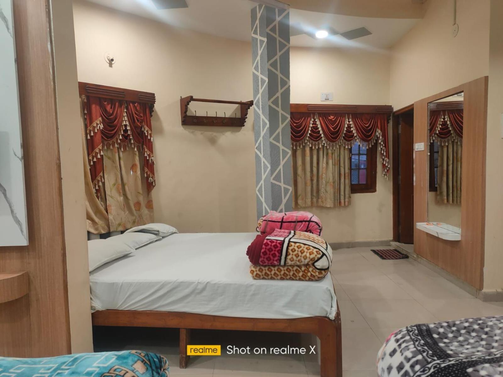 Hotel Pleasure Landmark Ujjain Dış mekan fotoğraf