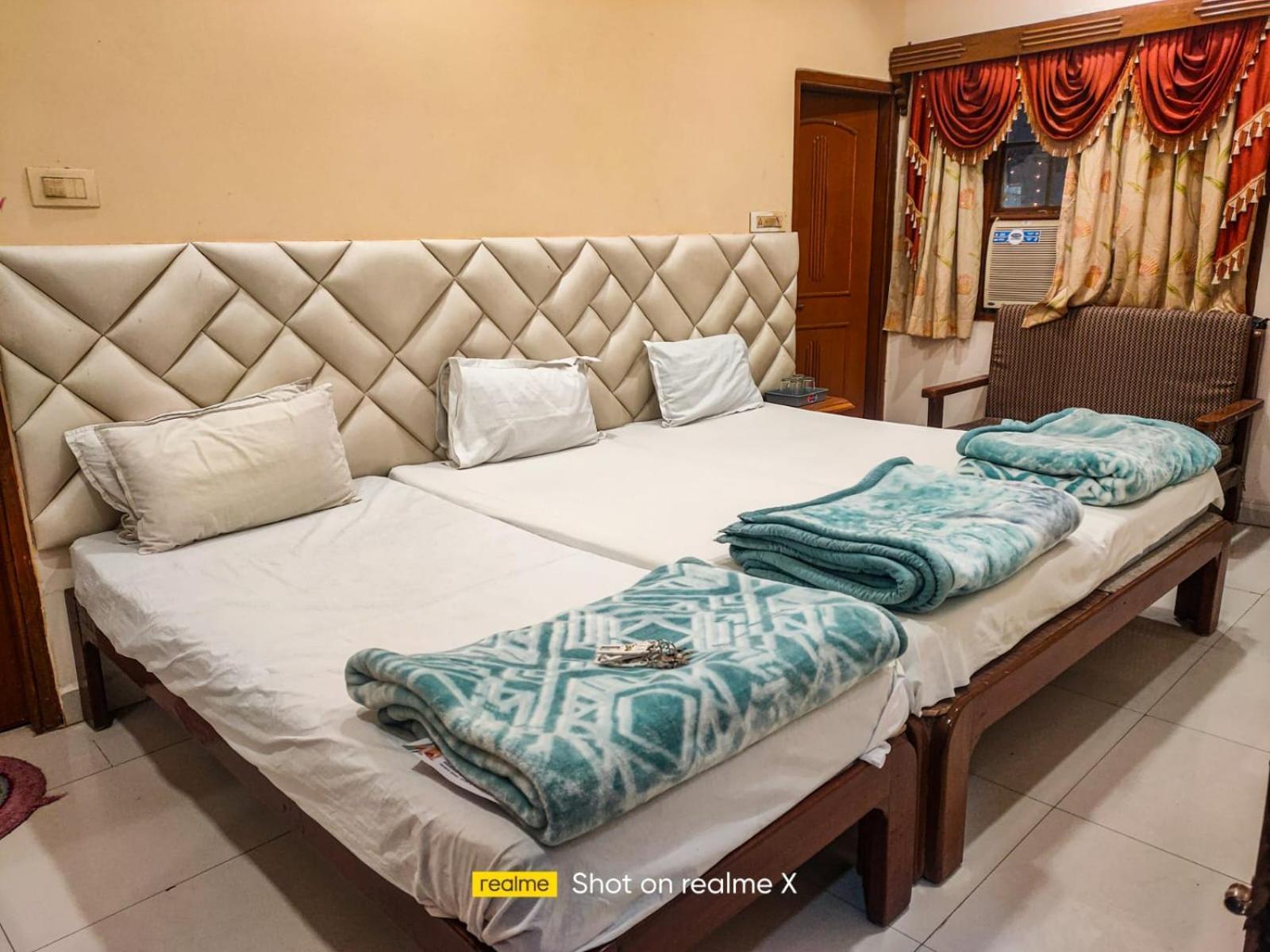 Hotel Pleasure Landmark Ujjain Dış mekan fotoğraf