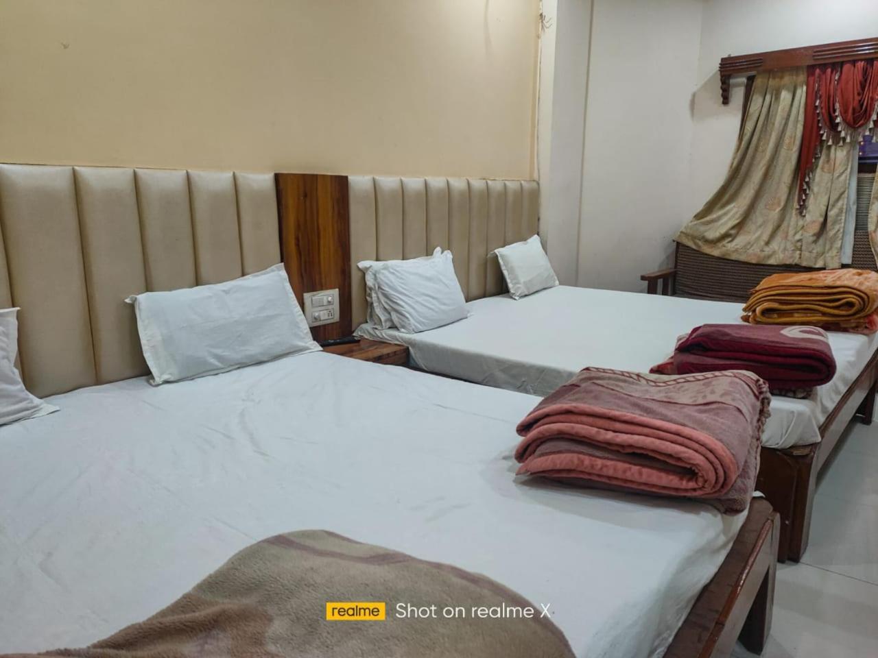 Hotel Pleasure Landmark Ujjain Dış mekan fotoğraf