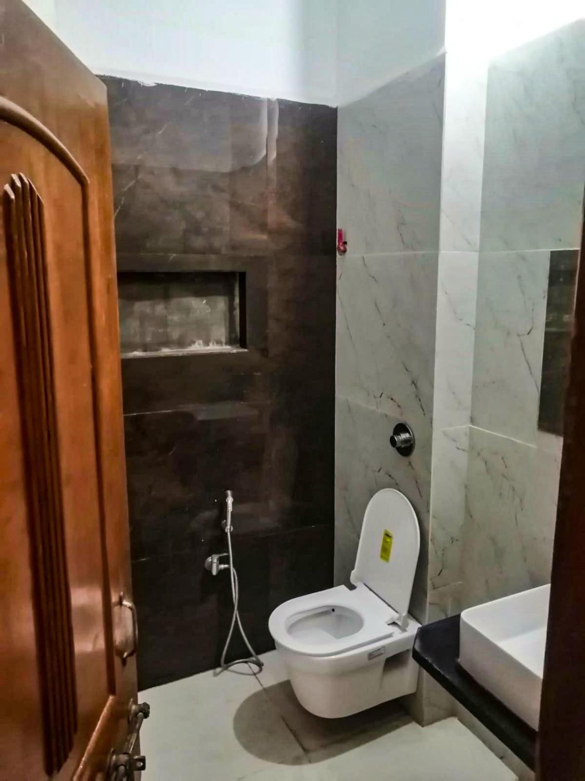 Hotel Pleasure Landmark Ujjain Dış mekan fotoğraf