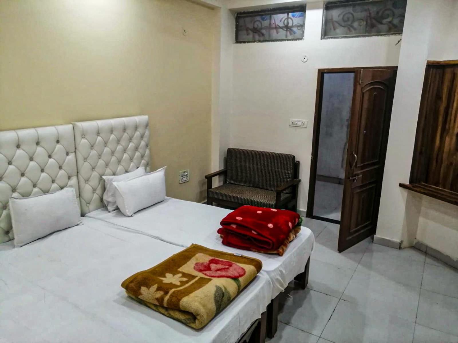 Hotel Pleasure Landmark Ujjain Dış mekan fotoğraf