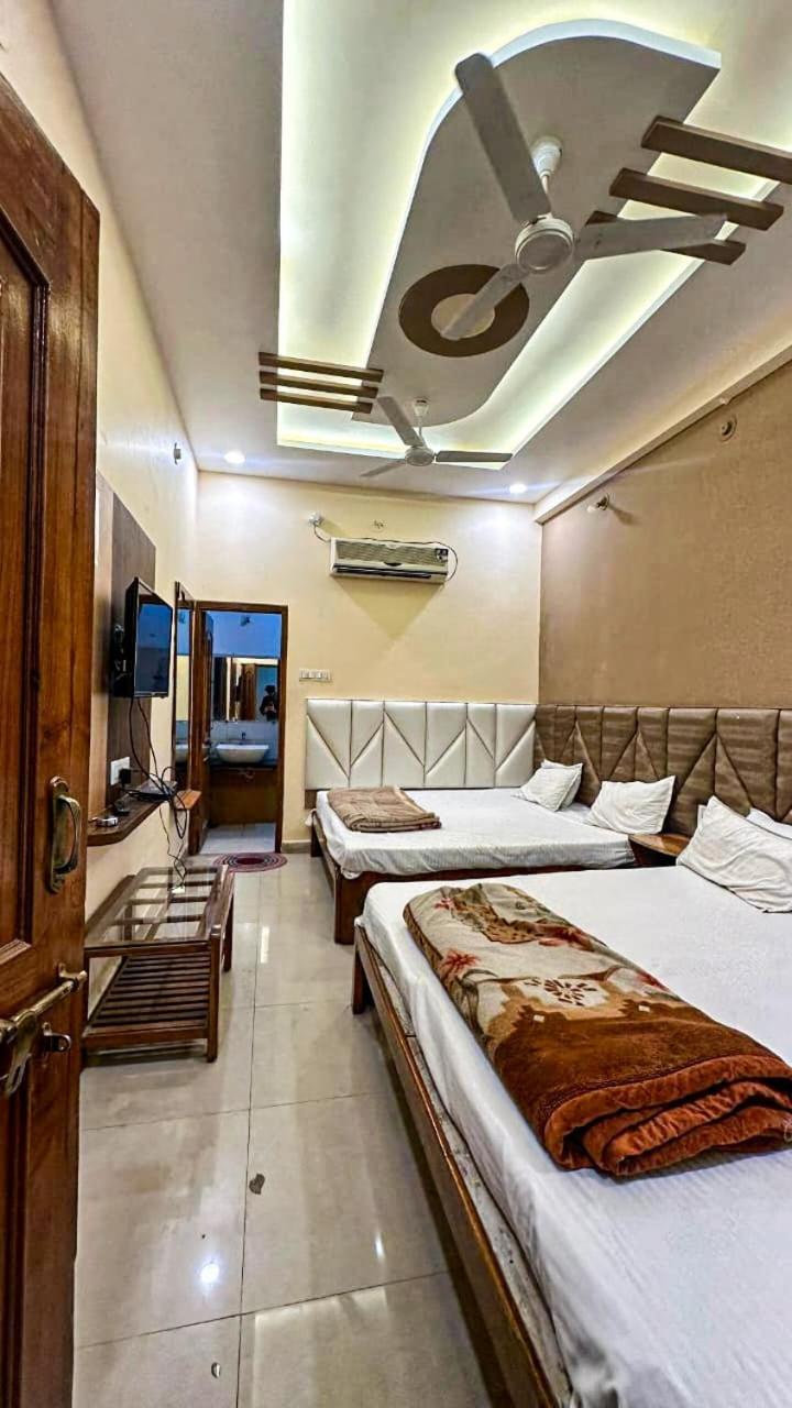 Hotel Pleasure Landmark Ujjain Dış mekan fotoğraf